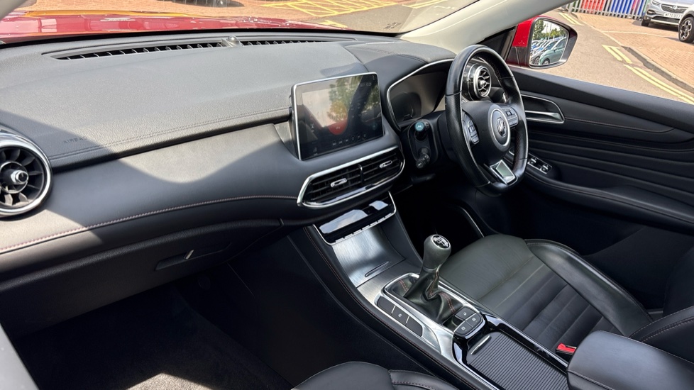 MG HS 1.5 T-GDI Exclusive 5dr Petrol Hatchback - Image 9