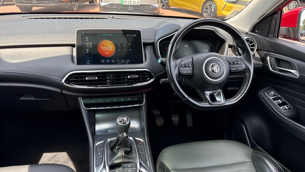 MG HS 1.5 T-GDI Exclusive 5dr Petrol Hatchback - Image 10