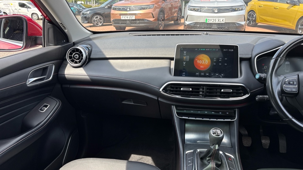 MG HS 1.5 T-GDI Exclusive 5dr Petrol Hatchback - Image 14