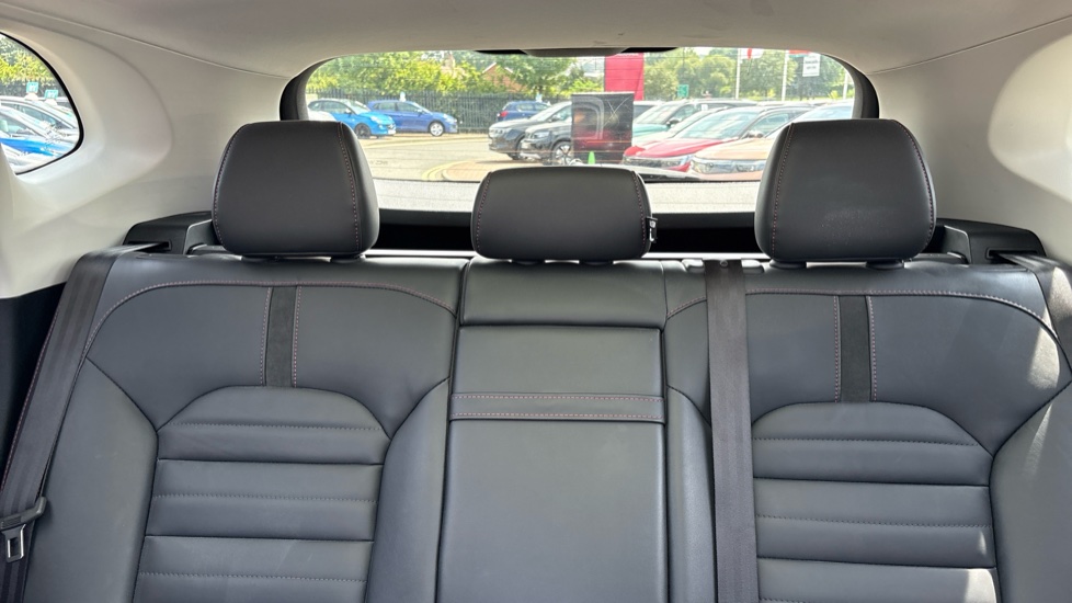 MG HS 1.5 T-GDI Exclusive 5dr Petrol Hatchback - Image 15