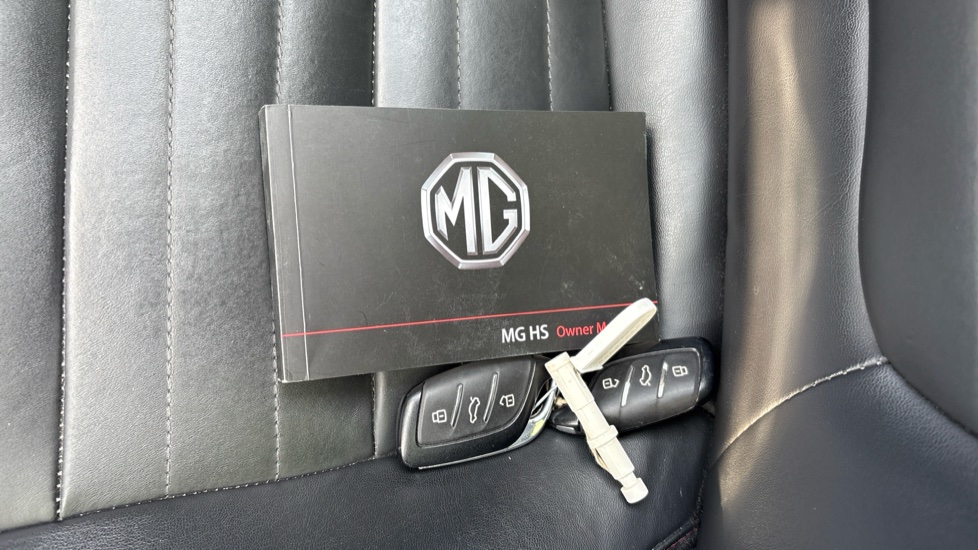 MG HS 1.5 T-GDI Exclusive 5dr Petrol Hatchback - Image 19