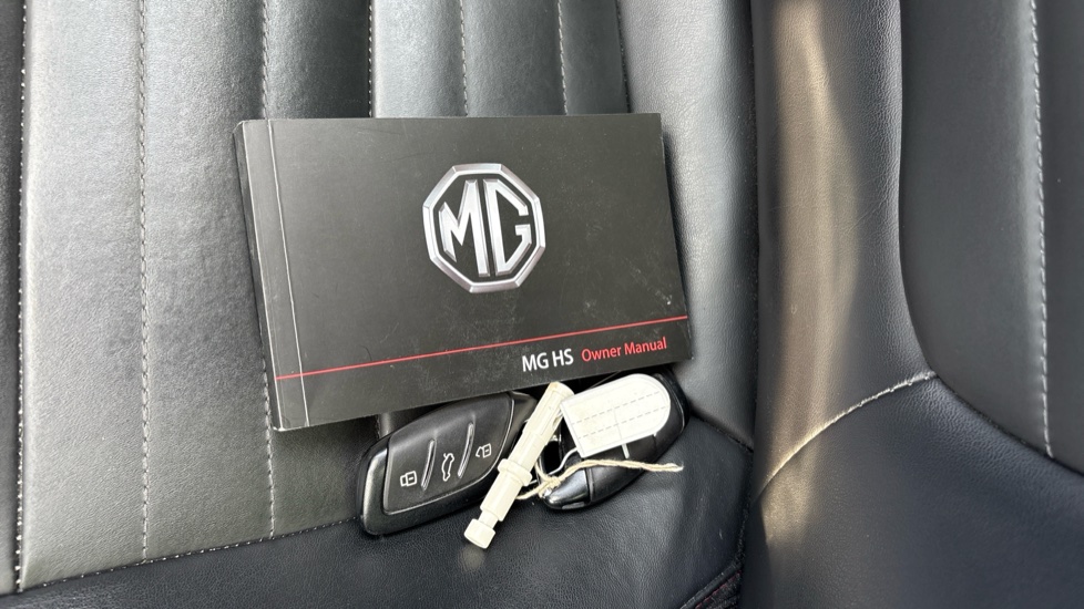 MG HS 1.5 T-GDI Exclusive 5dr Petrol Hatchback - Image 21