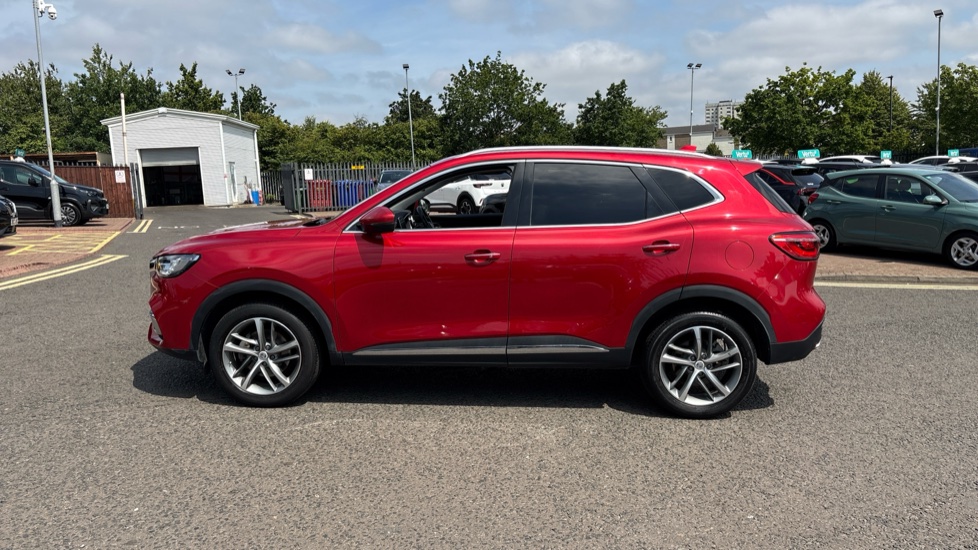 MG HS 1.5 T-GDI Exclusive 5dr Petrol Hatchback - Image 29
