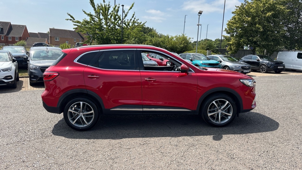 MG HS 1.5 T-GDI Exclusive 5dr Petrol Hatchback - Image 35