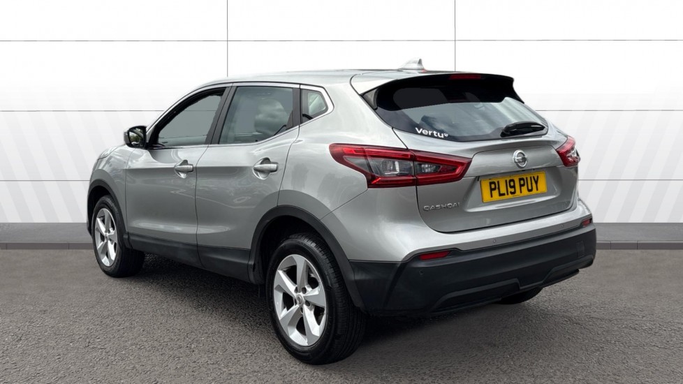 Nissan Qashqai 1.3 DiG-T 160 Acenta Premium 5dr DCT Petrol Hatchback - Image 2