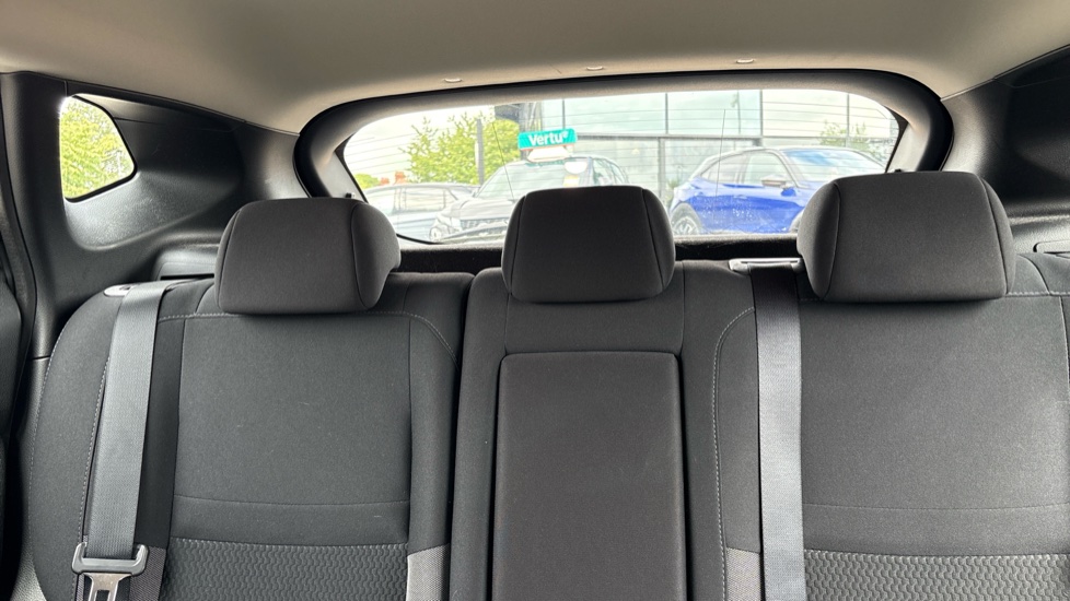 Nissan Qashqai 1.3 DiG-T 160 Acenta Premium 5dr DCT Petrol Hatchback - Image 15