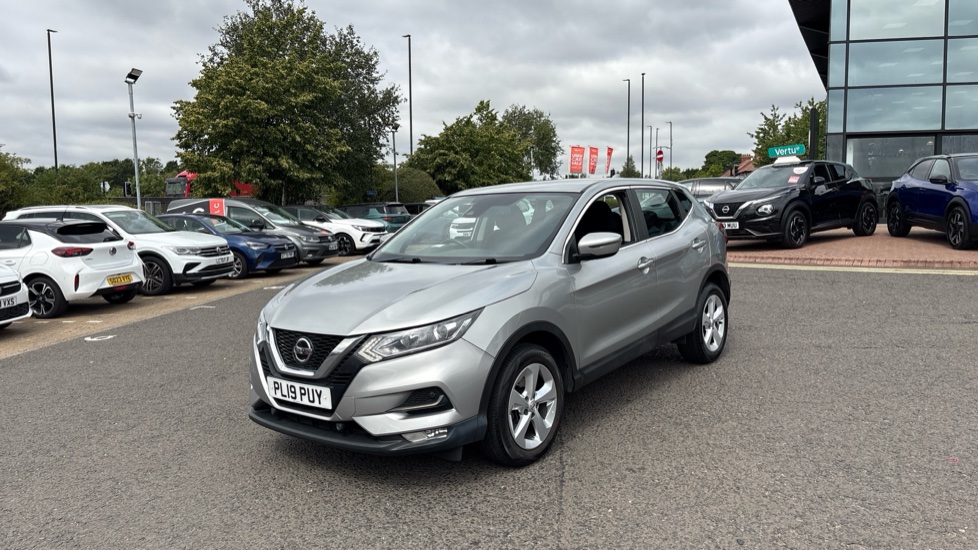 Nissan Qashqai 1.3 DiG-T 160 Acenta Premium 5dr DCT Petrol Hatchback - Image 32