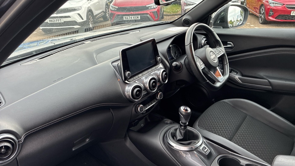 Nissan Juke 1.0 DiG-T 114 N-Connecta 5dr Petrol Hatchback - Image 9