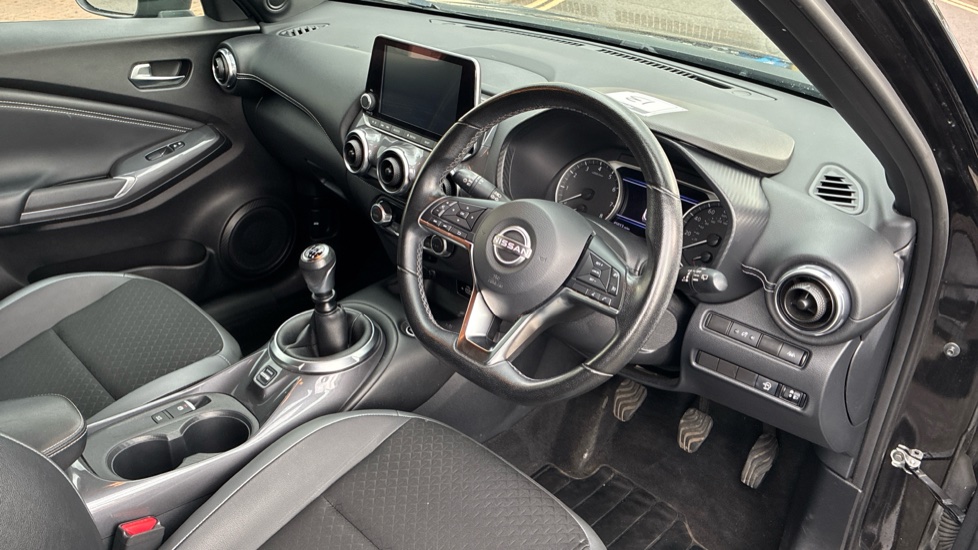 Nissan Juke 1.0 DiG-T 114 N-Connecta 5dr Petrol Hatchback - Image 11
