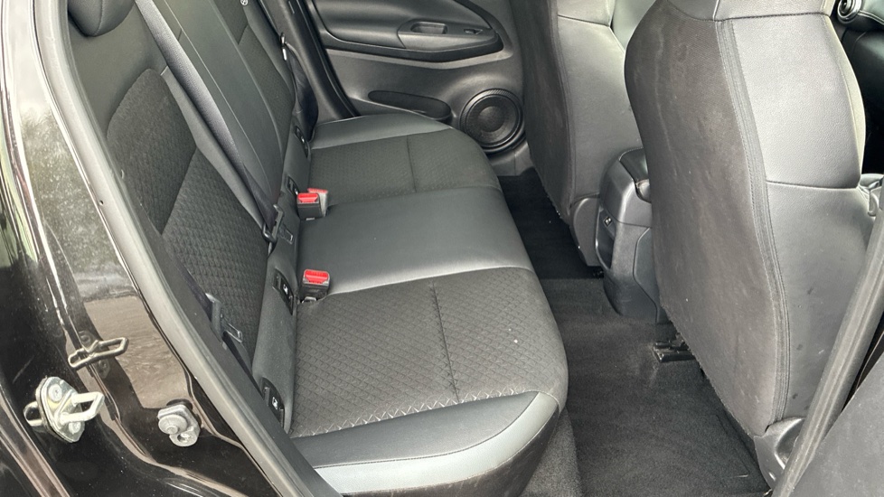 Nissan Juke 1.0 DiG-T 114 N-Connecta 5dr Petrol Hatchback - Image 16