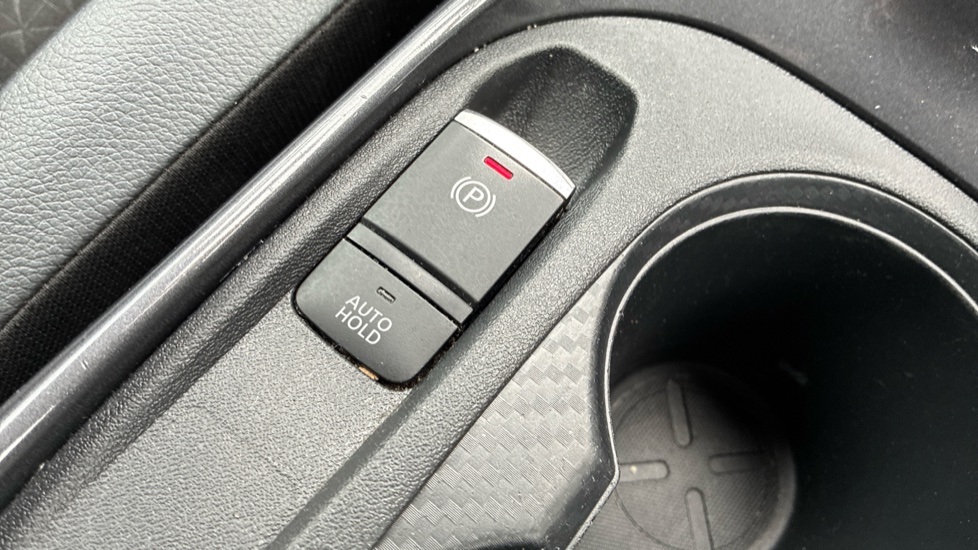 Nissan Juke 1.0 DiG-T 114 N-Connecta 5dr Petrol Hatchback - Image 25
