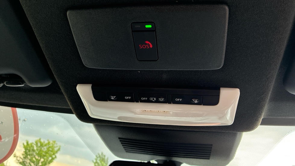 Nissan Juke 1.0 DiG-T 114 N-Connecta 5dr Petrol Hatchback - Image 30