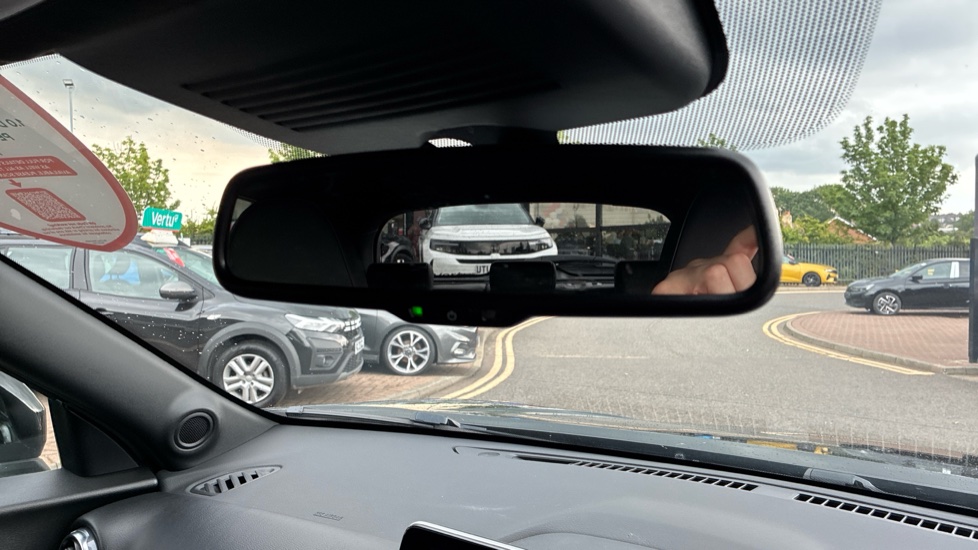 Nissan Juke 1.0 DiG-T 114 N-Connecta 5dr Petrol Hatchback - Image 31