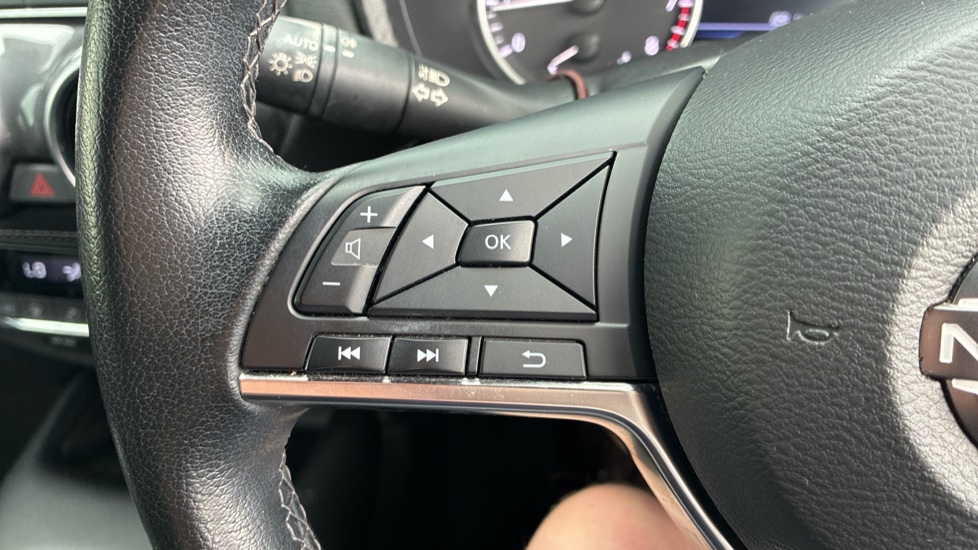 Nissan Juke 1.0 DiG-T 114 N-Connecta 5dr Petrol Hatchback - Image 33