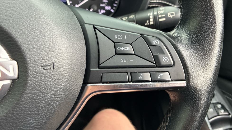 Nissan Juke 1.0 DiG-T 114 N-Connecta 5dr Petrol Hatchback - Image 34