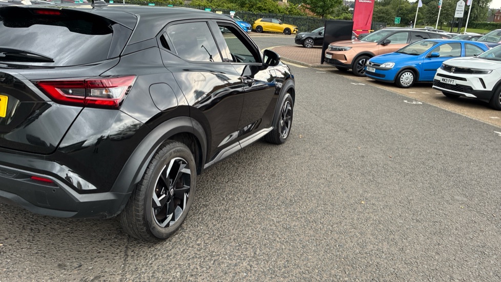 Nissan Juke 1.0 DiG-T 114 N-Connecta 5dr Petrol Hatchback - Image 39
