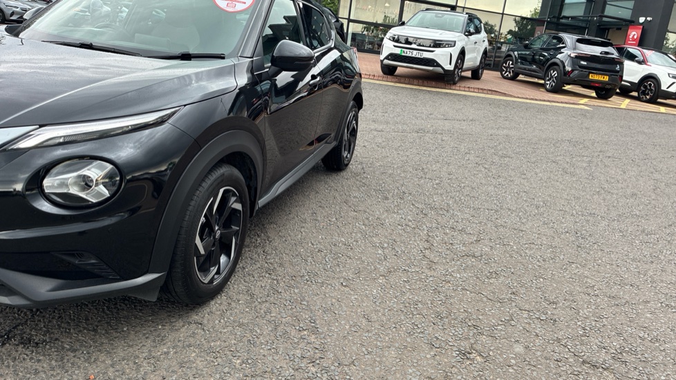 Nissan Juke 1.0 DiG-T 114 N-Connecta 5dr Petrol Hatchback - Image 51