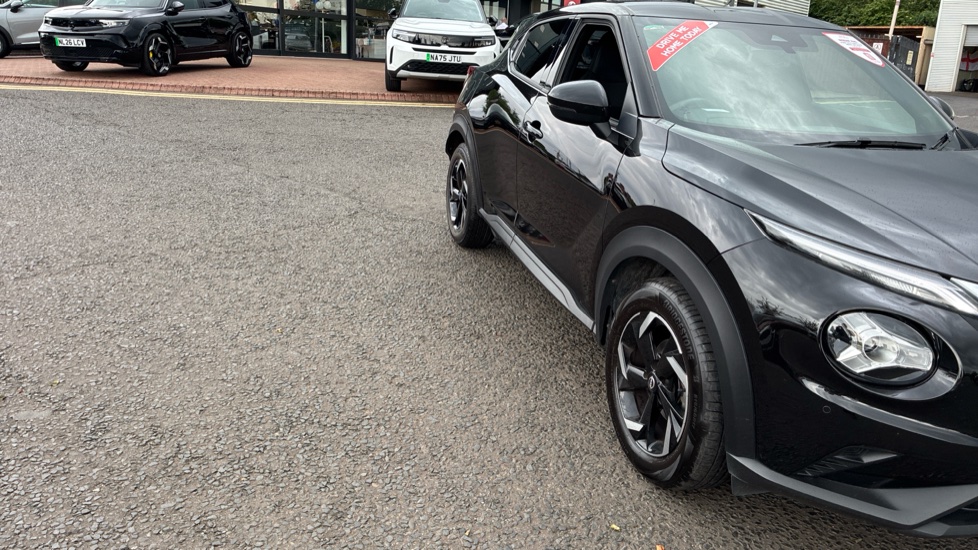 Nissan Juke 1.0 DiG-T 114 N-Connecta 5dr Petrol Hatchback - Image 58