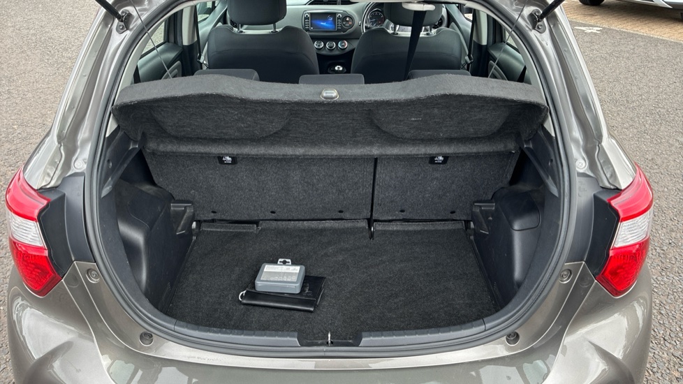 Toyota Yaris 1.5 VVT-i Icon 5dr Petrol Hatchback - Image 4