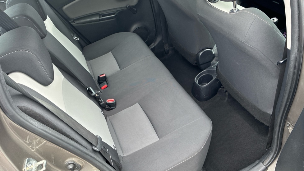 Toyota Yaris 1.5 VVT-i Icon 5dr Petrol Hatchback - Image 16