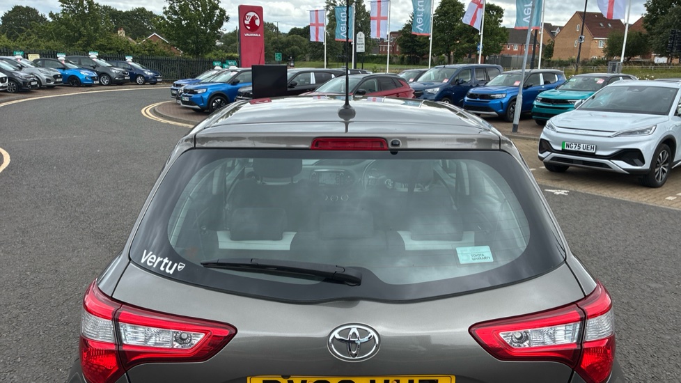 Toyota Yaris 1.5 VVT-i Icon 5dr Petrol Hatchback - Image 40