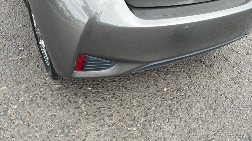 Toyota Yaris 1.5 VVT-i Icon 5dr Petrol Hatchback - Image 42