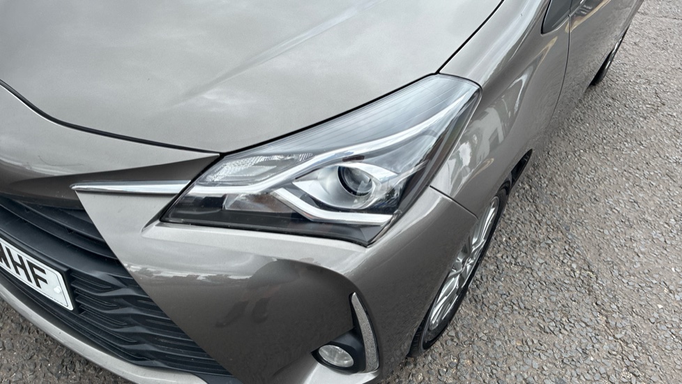 Toyota Yaris 1.5 VVT-i Icon 5dr Petrol Hatchback - Image 49