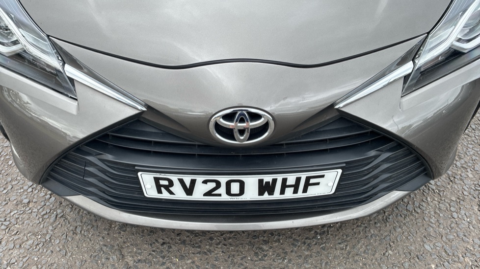 Toyota Yaris 1.5 VVT-i Icon 5dr Petrol Hatchback - Image 51