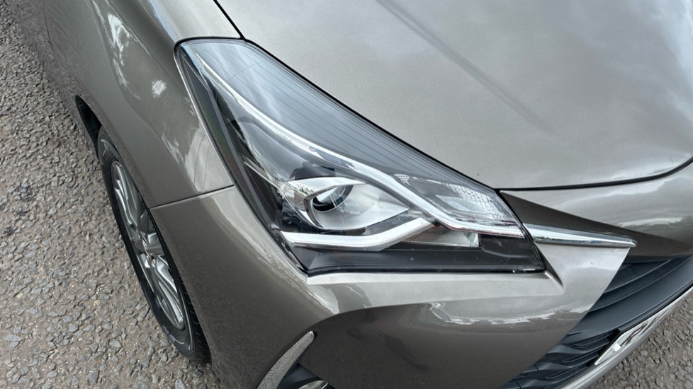 Toyota Yaris 1.5 VVT-i Icon 5dr Petrol Hatchback - Image 53
