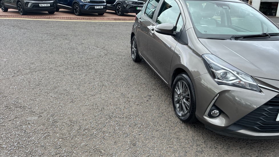 Toyota Yaris 1.5 VVT-i Icon 5dr Petrol Hatchback - Image 55