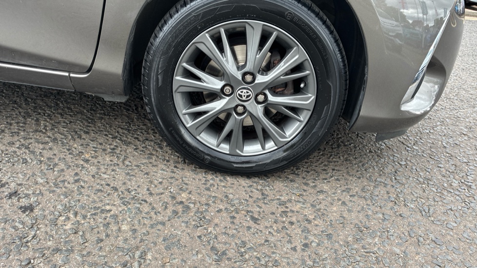Toyota Yaris 1.5 VVT-i Icon 5dr Petrol Hatchback - Image 56