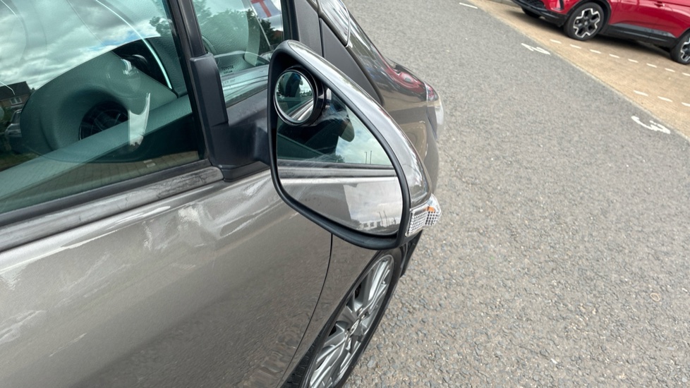 Toyota Yaris 1.5 VVT-i Icon 5dr Petrol Hatchback - Image 58