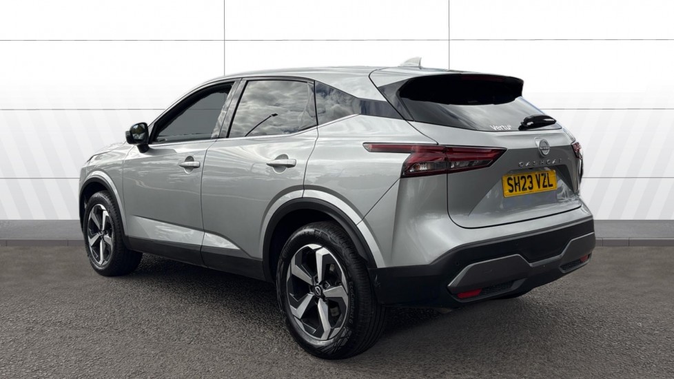 Nissan Qashqai 1.3 DiG-T MH N-Connecta 5dr Petrol Hatchback - Image 2