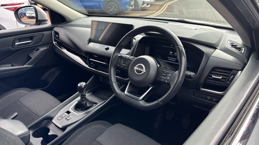 Nissan Qashqai 1.3 DiG-T MH N-Connecta 5dr Petrol Hatchback - Image 11