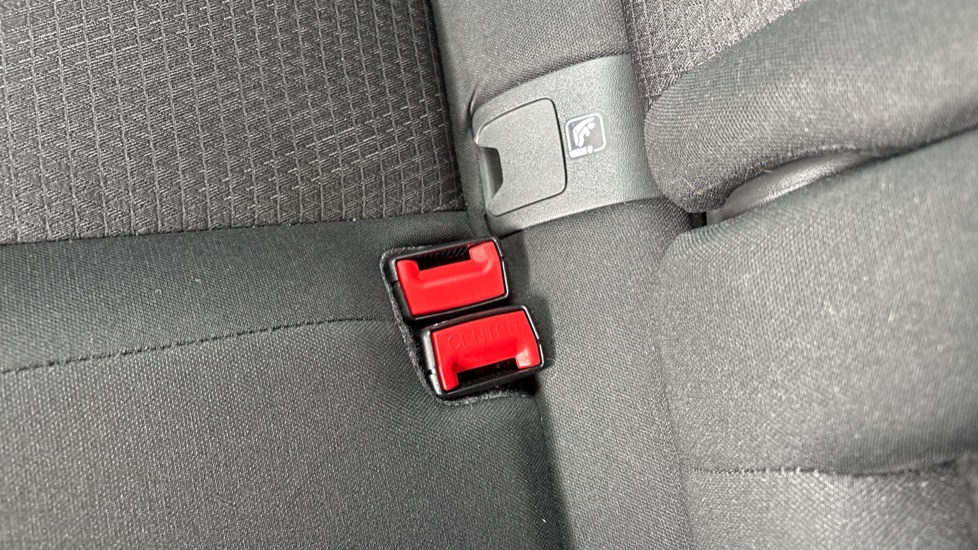Nissan Qashqai 1.3 DiG-T MH N-Connecta 5dr Petrol Hatchback - Image 17