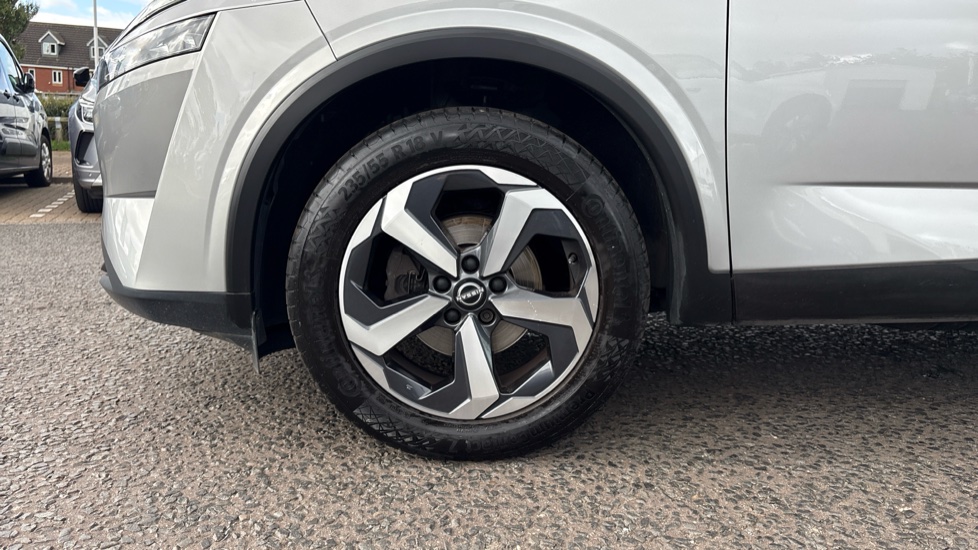 Nissan Qashqai 1.3 DiG-T MH N-Connecta 5dr Petrol Hatchback - Image 32