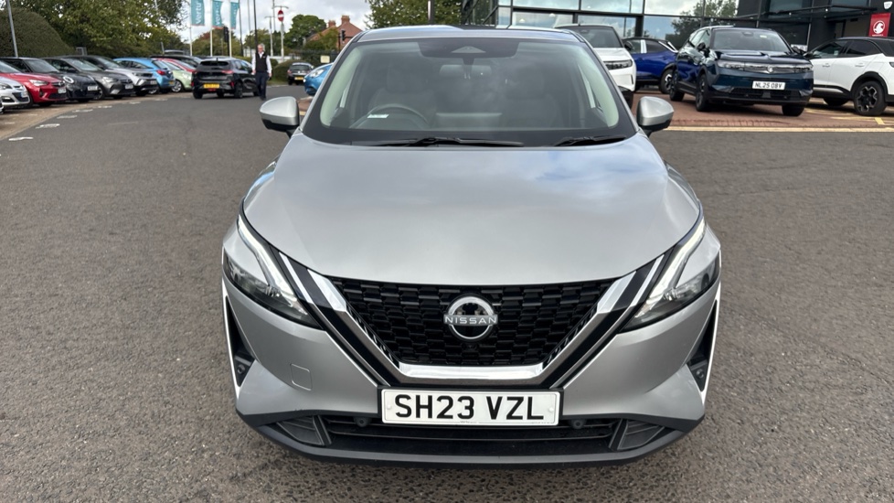 Nissan Qashqai 1.3 DiG-T MH N-Connecta 5dr Petrol Hatchback - Image 35