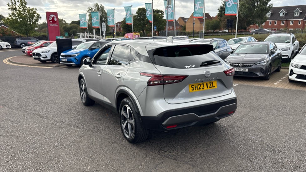 Nissan Qashqai 1.3 DiG-T MH N-Connecta 5dr Petrol Hatchback - Image 41