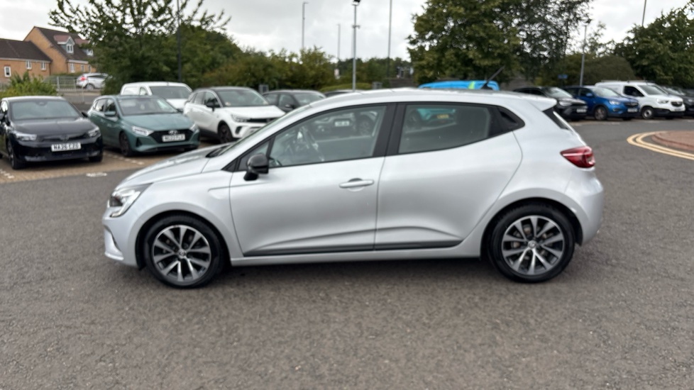Renault Clio 1.6 E-TECH full hybrid 145 Evolution 5dr Auto Hybrid Hatchback - Image 30