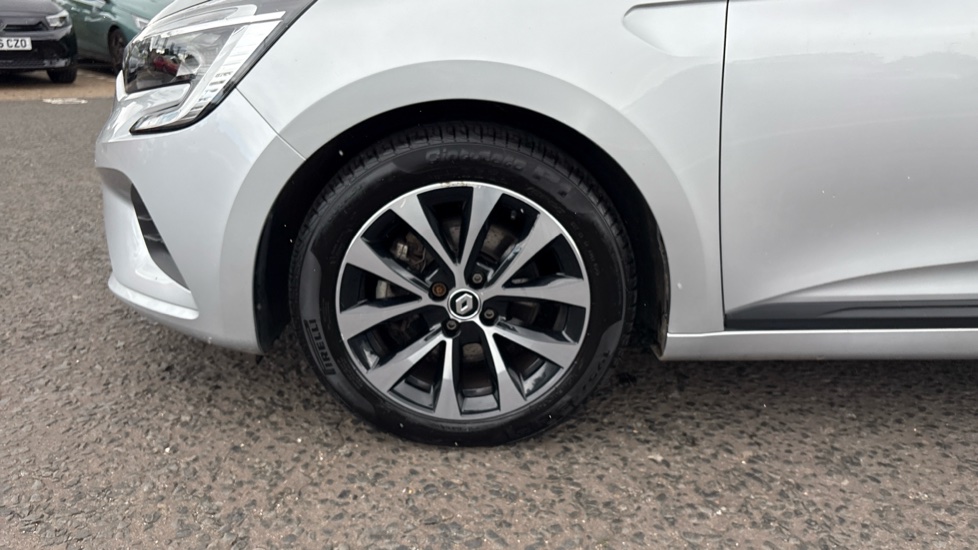 Renault Clio 1.6 E-TECH full hybrid 145 Evolution 5dr Auto Hybrid Hatchback - Image 31