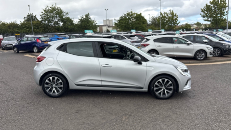 Renault Clio 1.6 E-TECH full hybrid 145 Evolution 5dr Auto Hybrid Hatchback - Image 36