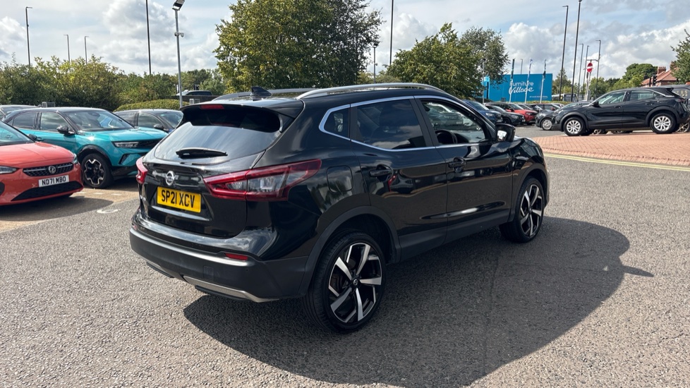 Nissan Qashqai 1.3 DiG-T N-Motion 5dr Petrol Hatchback - Image 39