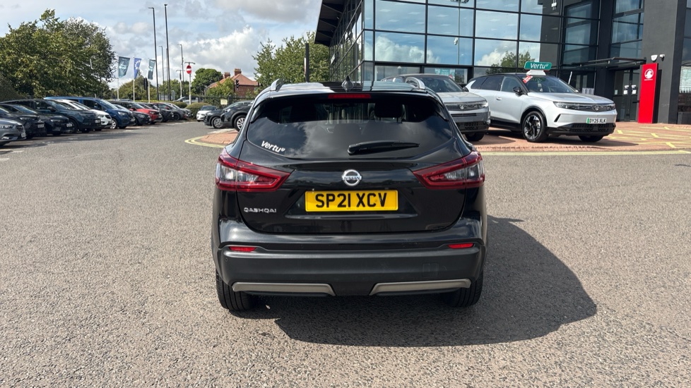 Nissan Qashqai 1.3 DiG-T N-Motion 5dr Petrol Hatchback - Image 40