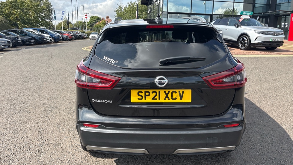 Nissan Qashqai 1.3 DiG-T N-Motion 5dr Petrol Hatchback - Image 41