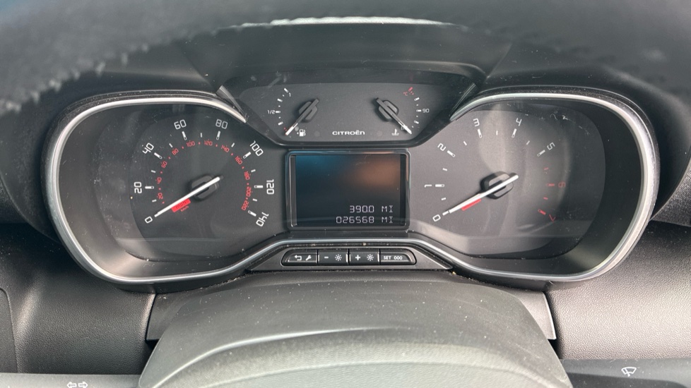 Citroen C3 Aircross 1.2 PureTech 130 Shine Plus 5dr EAT6 Petrol Hatchback - Image 18