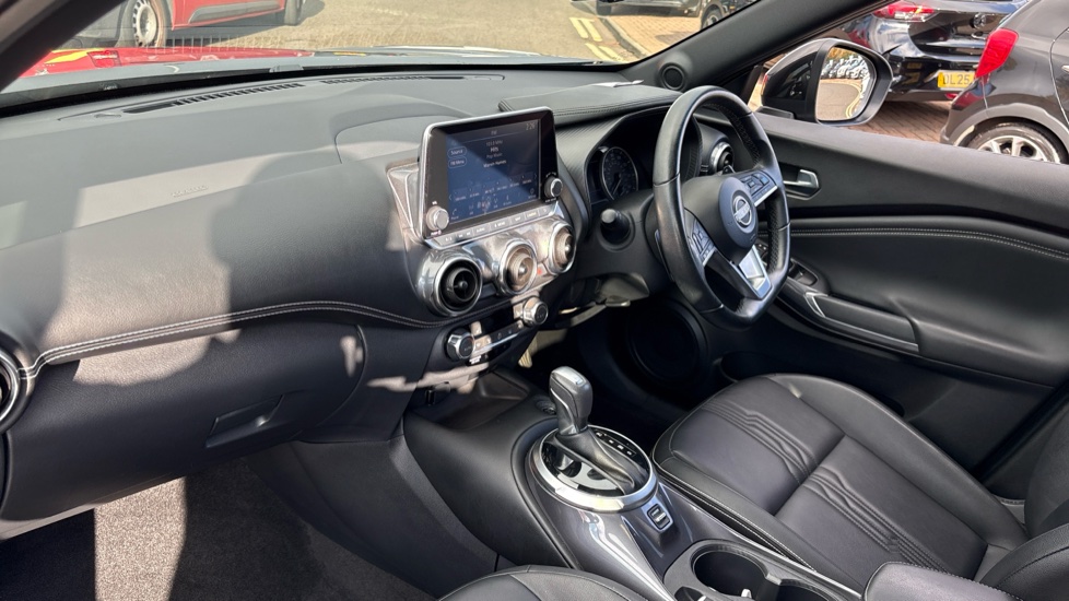 Nissan Juke 1.0 DiG-T 114 Tekna 5dr DCT Petrol Hatchback - Image 9