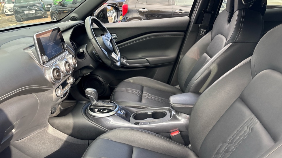 Nissan Juke 1.0 DiG-T 114 Tekna 5dr DCT Petrol Hatchback - Image 29