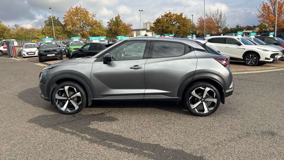 Nissan Juke 1.0 DiG-T 114 Tekna 5dr DCT Petrol Hatchback - Image 31