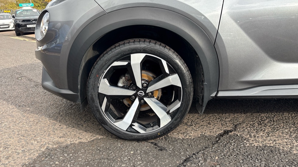 Nissan Juke 1.0 DiG-T 114 Tekna 5dr DCT Petrol Hatchback - Image 32