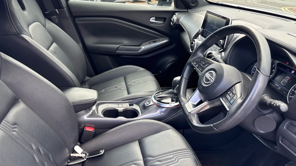 Nissan Juke 1.0 DiG-T 114 Tekna 5dr DCT Petrol Hatchback - Image 39